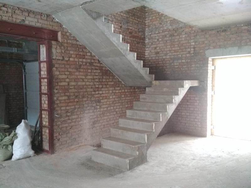 Дмитрий:  Изготовление бетонных монолитных лестниц