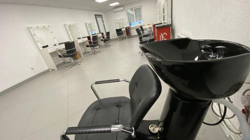 SoloSalon VRN:  Часовая аренда рабочего места для парикмахера/визажиста