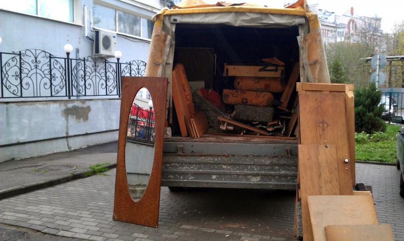 Егор:  Вывоз мебели и строй мусора.Транспорт и грузчики