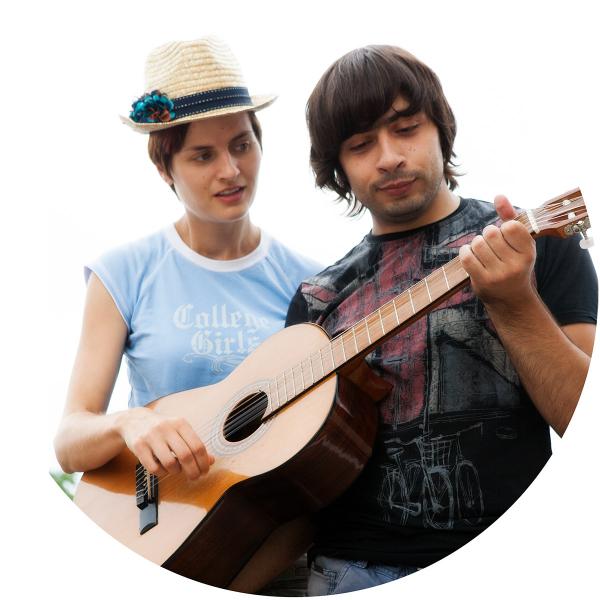 Елизавета:  Уроки игры на испанской гитаре для детей