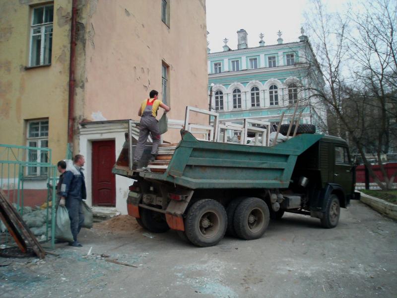 Алексей:  Вывоз строительного мусора, мебели, хлама на свалку