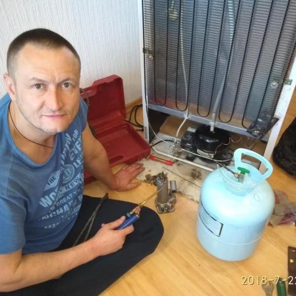 Андрей:  Мастер по ремонту холодильников в Тюмени на дому