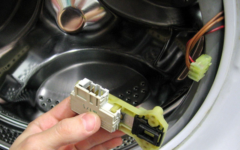 Олег:  Ремонт стиральных машин и холодильников в Туапсе