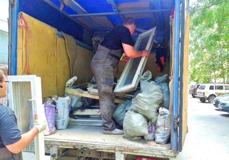 Артём:  Вывоз мусора и старой мебели по Екатеринбургу.