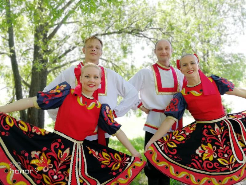Анастасия:  VIVA Folk (танцы на свадьбах, банкетах,концертах ) хореографический коллектив