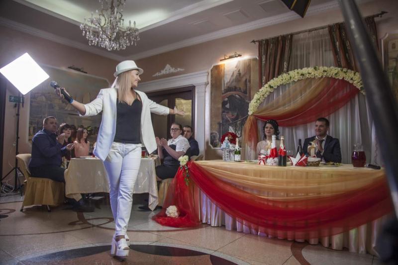 Москаленко Лилия :  Ведущая на свадьбу