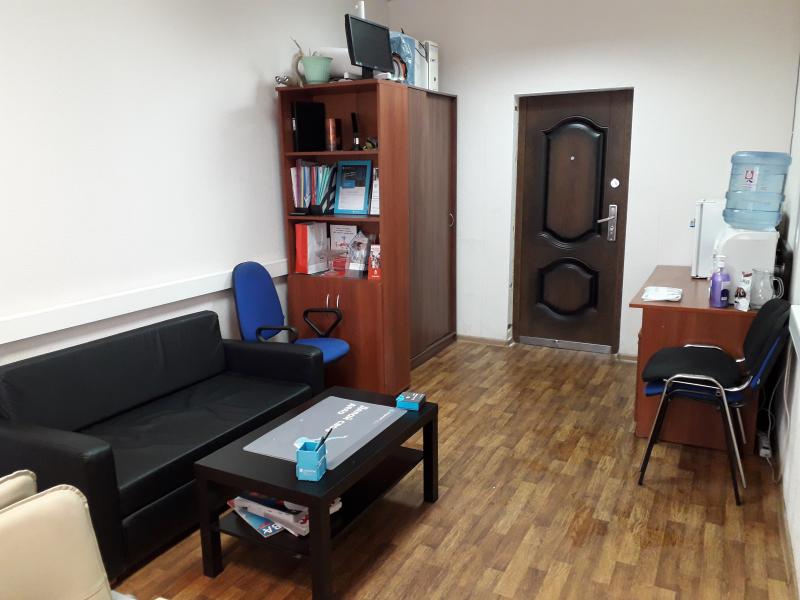 Евгения:  Предлагаю в аренду рабочее место в офисе