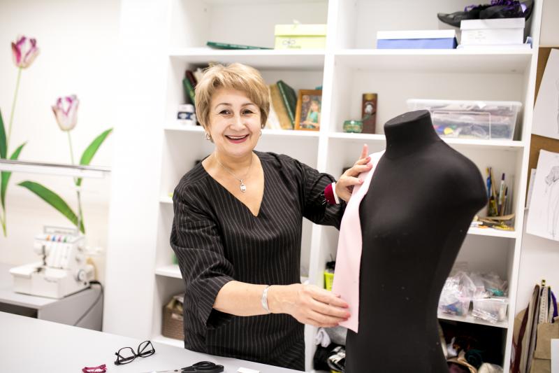 Саима Дамировна :  Пошив и ремонт одежды на профессиональном оборудовании