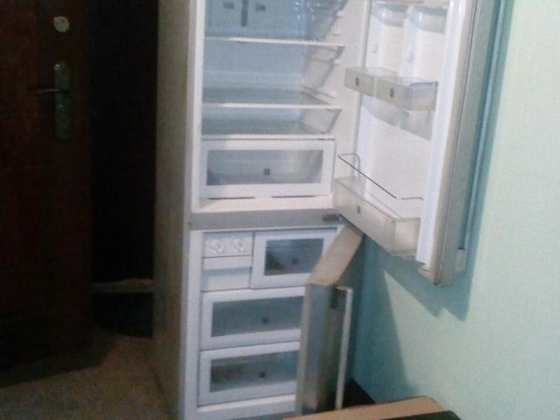 Ремонт на дому:  Ремонт Холодильников и морозильных камер.