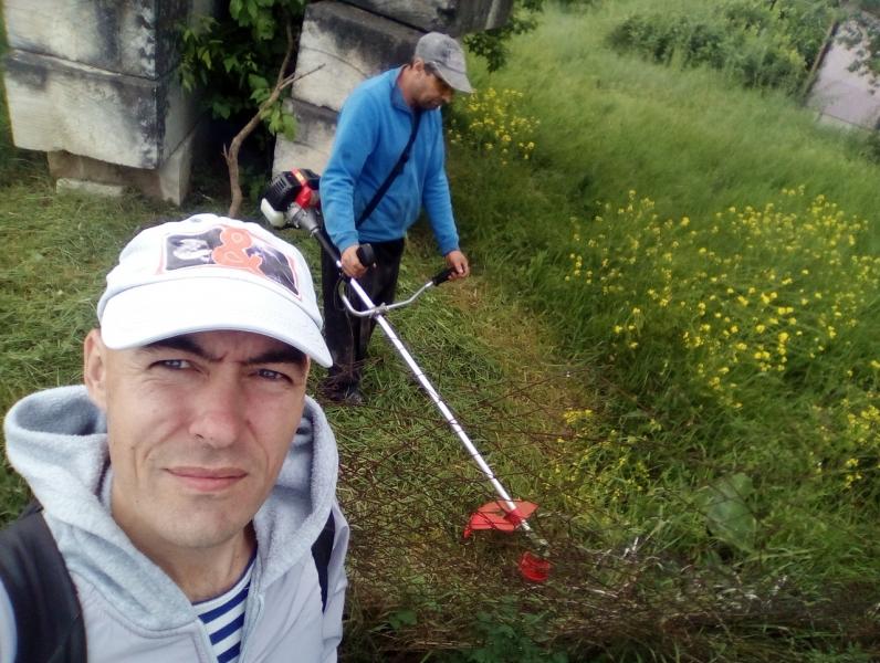 Александр:  Покос травы в Приморско-Ахтарске 