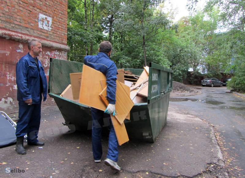 Сергей:  Вывоз и уборка мусора разнорабочие грузчики.