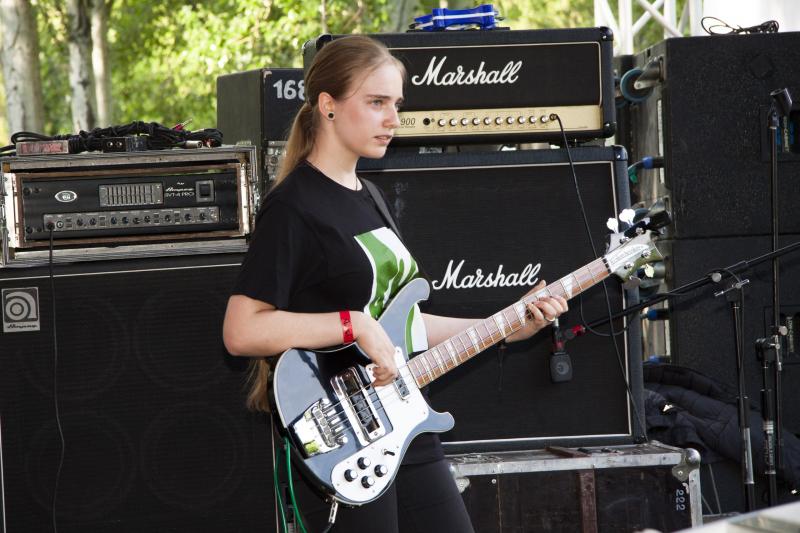 Ангелина:  Обучение игре на бас-гитаре в Самаре