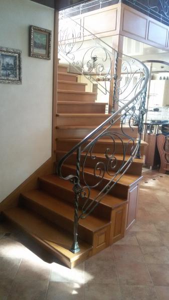 Александр:  Монтаж лестниц из дерева