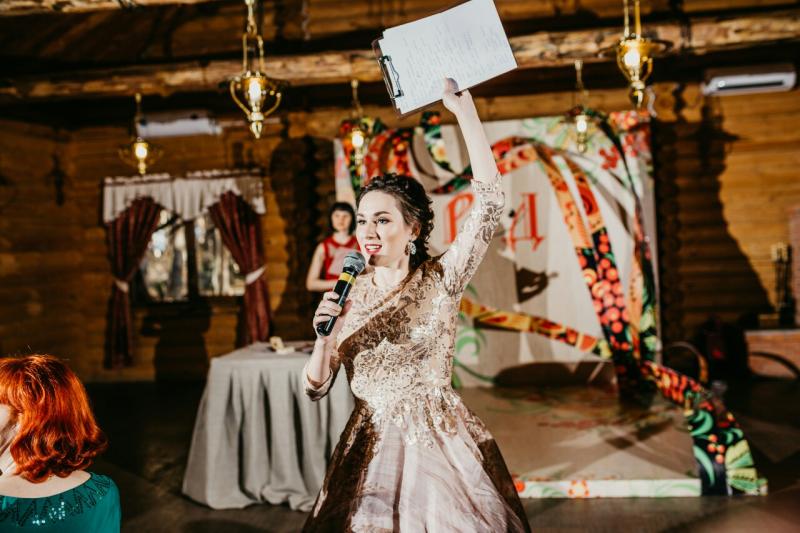 Элеонора Куликова:  Ведущая, тамада на свадьбу, юбилей, День рождения в Ульяновске