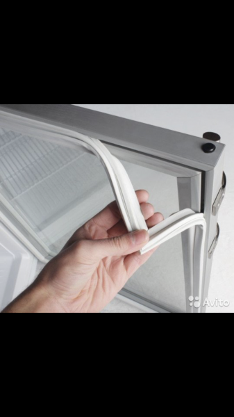 Артем :  Ремонт холодильников и замена уплотнительной резины ! 