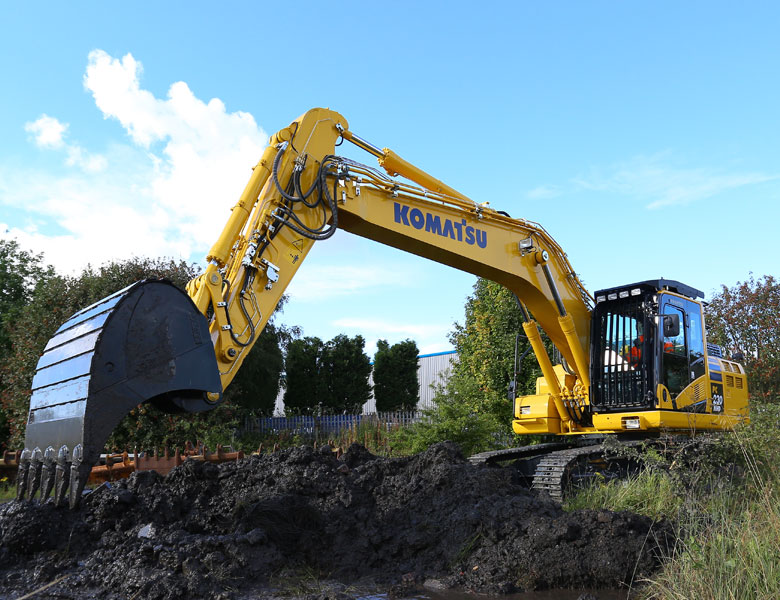 Аренда Спецтехники:  Аренда Экскаватора гусеничного Komatsu 230