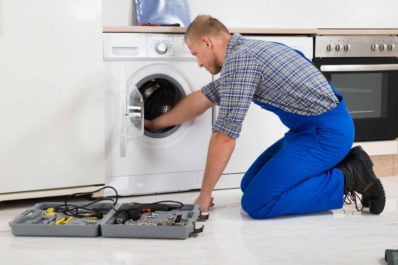 Илья:  Мастер по ремонту стиральных машин