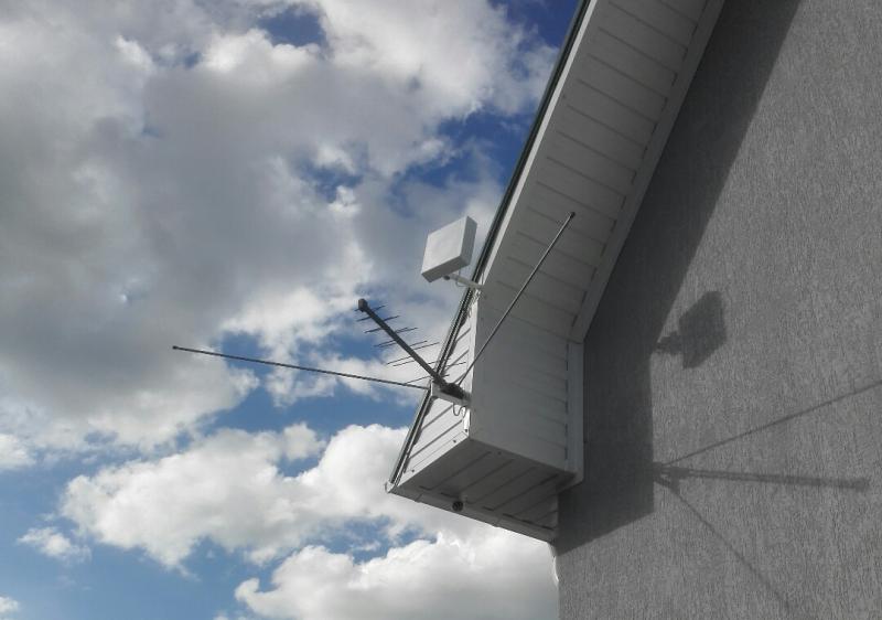 По антенне:  Установка ремонт настройка спутниковых антенн