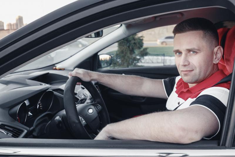 Дмитрий:  Подключение к Яндекс.Такси со своим личным автомобилем