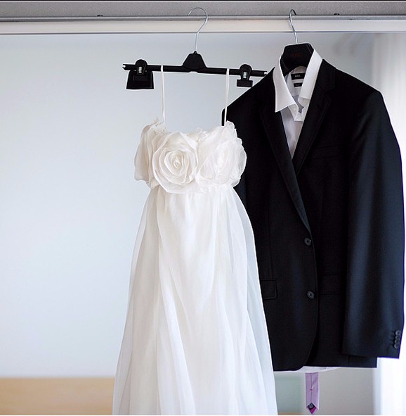 Юлия:  Отпаривание свадебного платья,костюма и вечерних нарядов