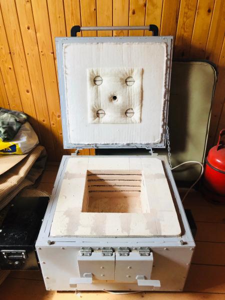Лариса:  продам муфельную печь для фьюзинга и лэмпворка