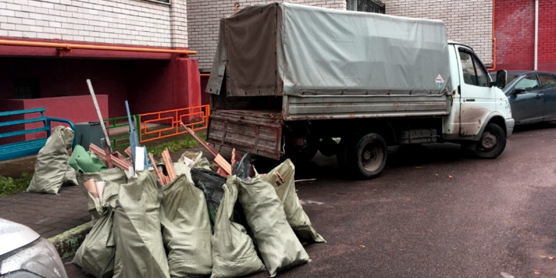 Виталий:  Вывоз мусора в Коммунаре
