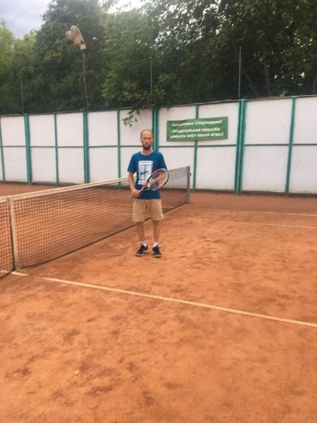 Андрей:  Занятия большим теннисом с тренером