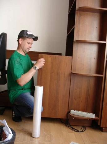 Муж на Час Омск:  Сборка, разборка мебели. Помощь при переезде