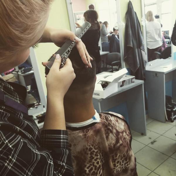 Юлия:  Обучение парикмахерского искусства 