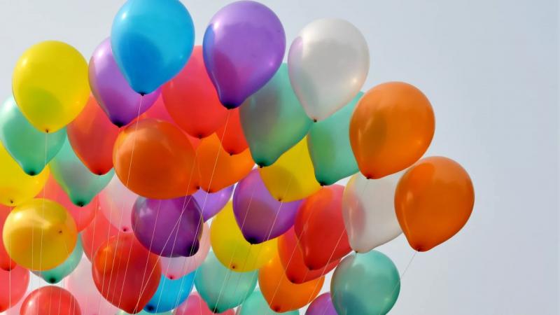 Илья:  Воздушные,гелиевые шары,доставка,свои или наши шары.