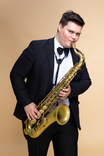 Николай Дубинин:  Саксофонист на вашем празднике