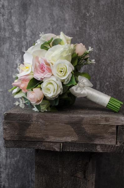 DIVNO свадебный декор:  Букет невесты из искусственных цветов