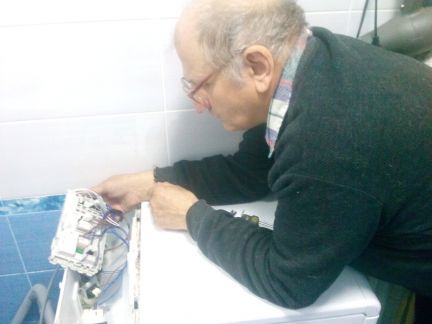 Валерий:  Вызов на дом мастера по ремонту стиральных машин