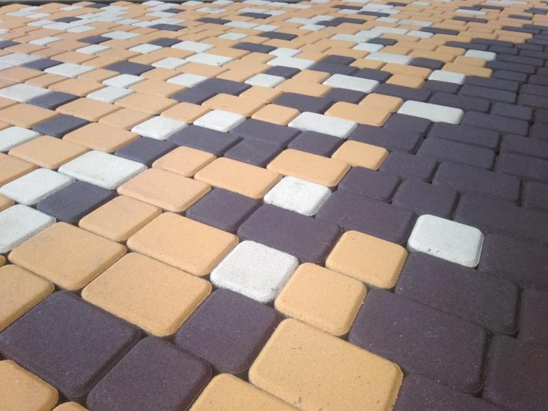 Виолетта:  Укладка тротуарной плитки