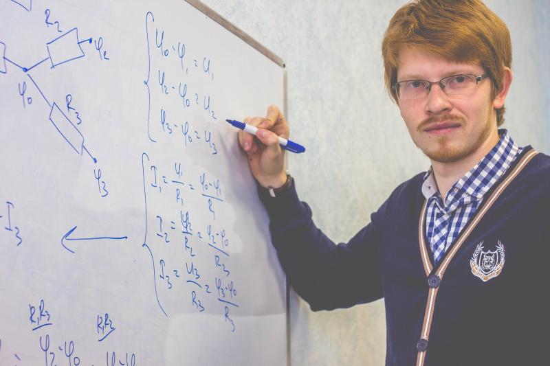 Николай Авдеев:  Репетитор по математике и физике. ЕГЭ\ОГЭ (ТОП-15)