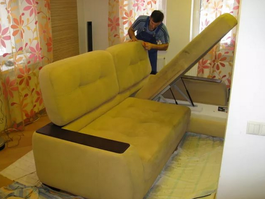 Александр:  Химчистка диванов и ковров на дому