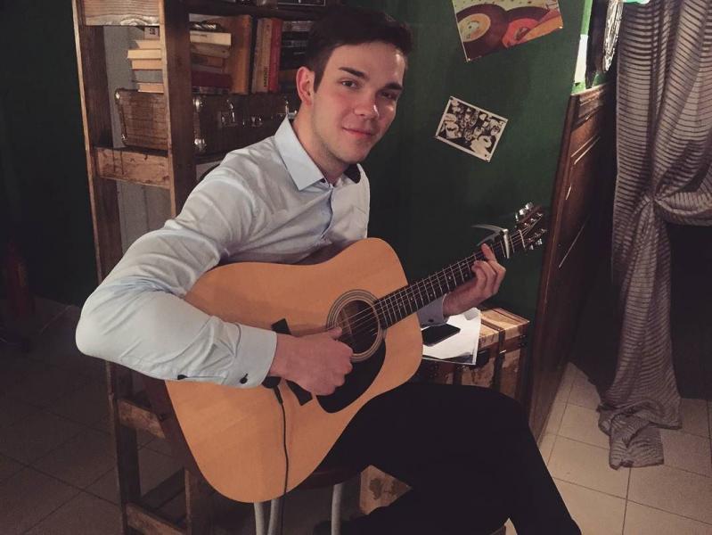 Андрей:  Обучение игре на гитаре