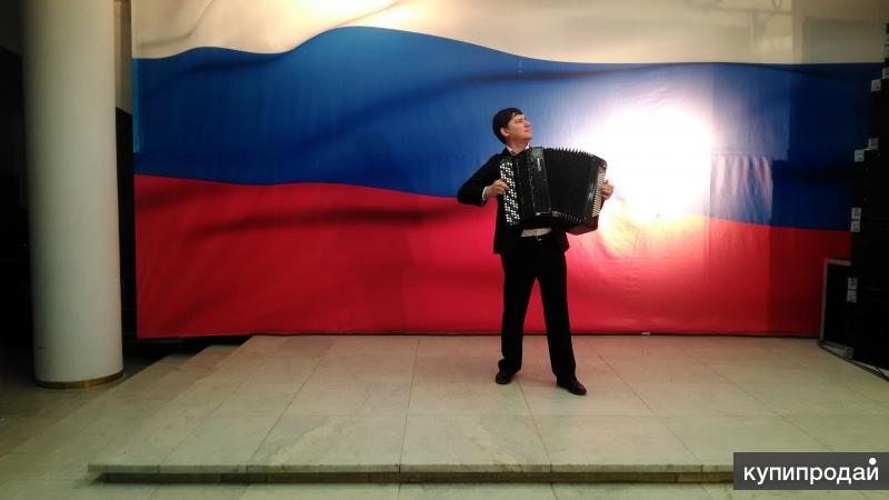 Борис:  Поющий профессиональный баянист в Астрахани