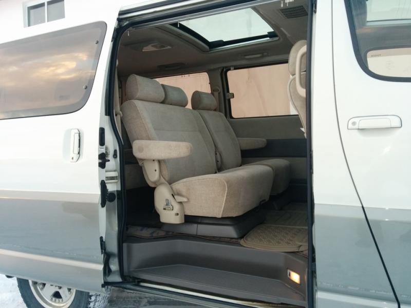 Евродизайн:  Пассажирские перевозки на Минивене 8 Мест Toyota Grand HiAce