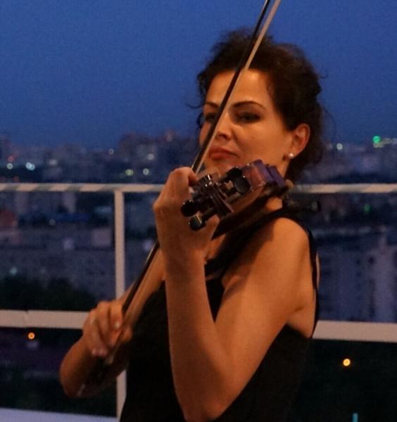 Оксана:  Скрипка на праздник