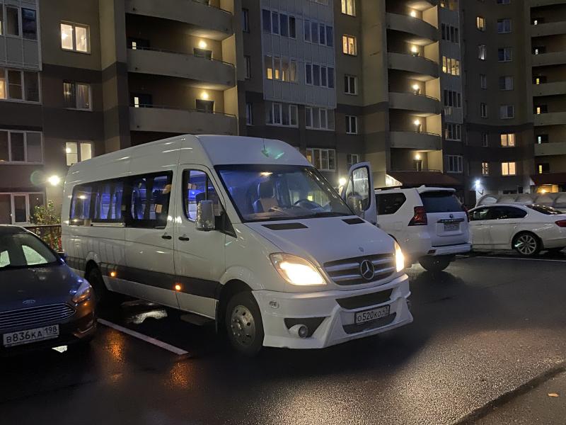 Алексей:  Развозка сотрудников  автобусами МВ Спринтер и VW КРАФТЕР