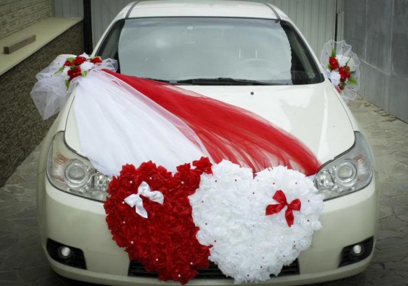 Эльзара:  Свадебные украшения на машину