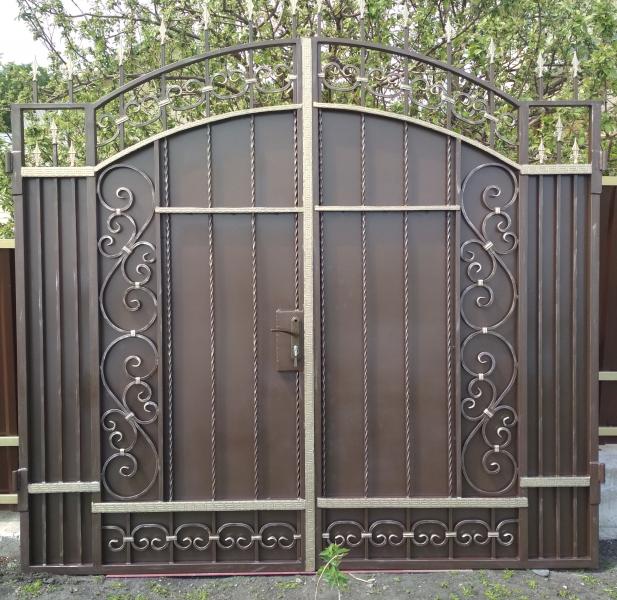 Федосов:  Ворота кованые, навес из поликарбоната, перила, забор