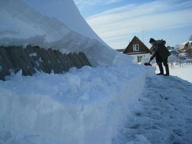 Дмитрий:  Уборка снега