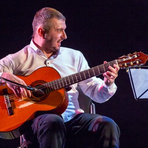 Евгений:  Уроки игры на гитаре в Омске от профессионала