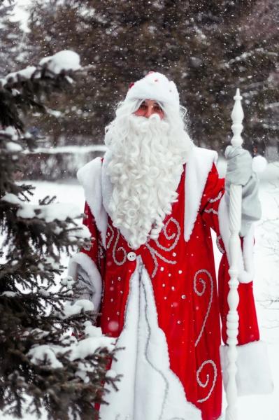 Дед Мороз и Снегурочка в кремлевских костюмах Бийск