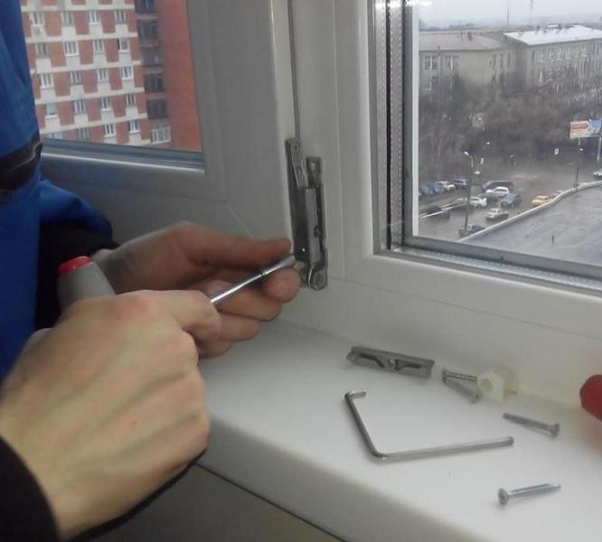 Александр:  Замена уплотнителя, ремонт окон и дверей Бийск