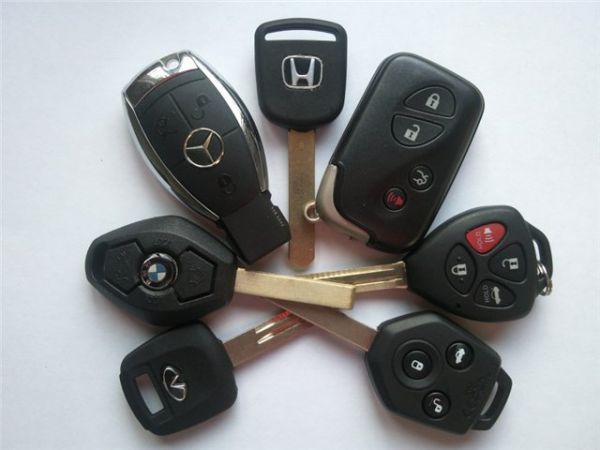 Сергей:  Авто ключи с чипом 