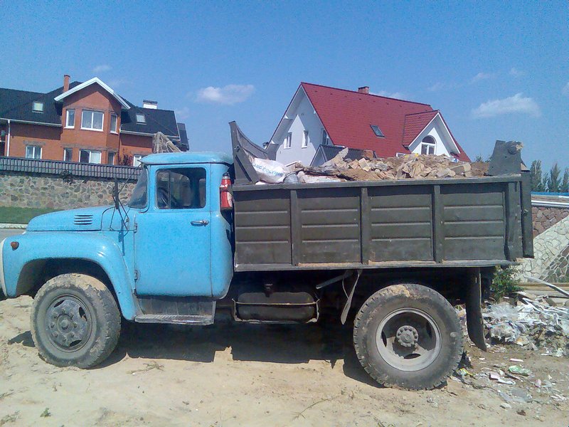 Оптимальное ришение:  ЗИЛ Самосвал Вывоз строительного мусора в Омске