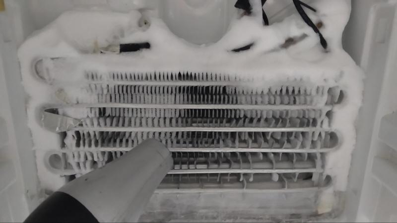 Артем:  Ремонт бытовых холодильников